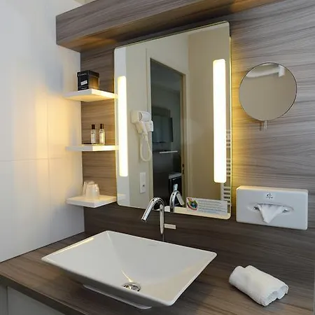 Logis Hôtel Le Parc de Geoffroy Hotel Thiers