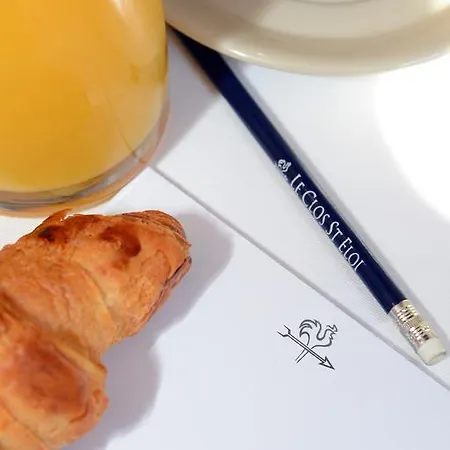 מלון Logis Le Parc De Geoffroy 4*