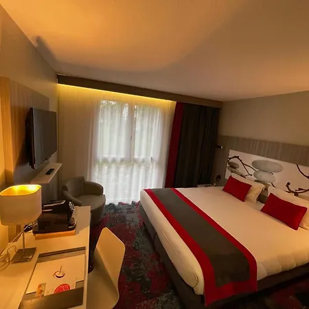 Logis Le Parc De Geoffroy 4*