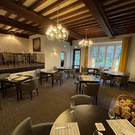 Logis Le Parc De Geoffroy 4* טייר