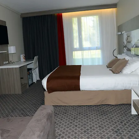 Hotell Logis Le Parc De Geoffroy Thiers