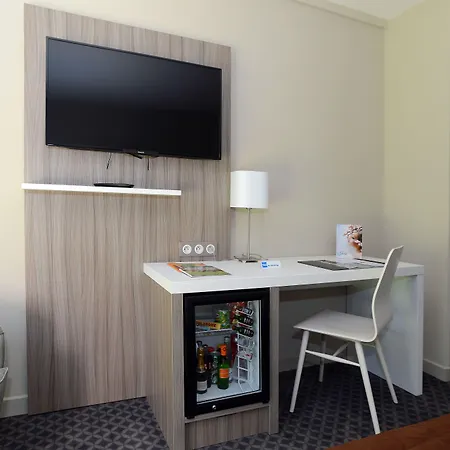 Logis Le Parc De Geoffroy מלון טייר