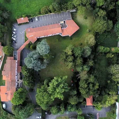 Logis Le Parc De Geoffroy Hotell 4*