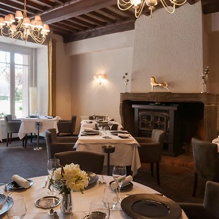 Logis Le Parc De Geoffroy Hotell 4*