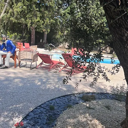 Logis Le Parc De Geoffroy Hotell 4*