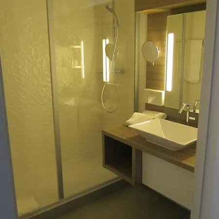 Logis Hôtel Le Parc de Geoffroy Hotel 4*
