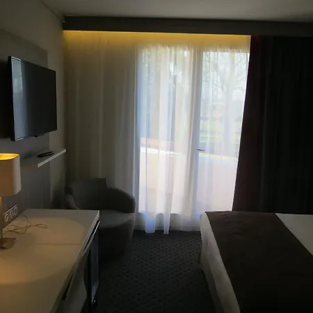 Hotel Logis Le Parc De Geoffroy