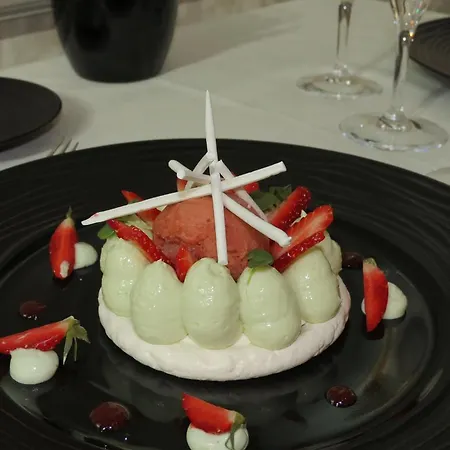 Logis Le Parc De Geoffroy 4* טייר