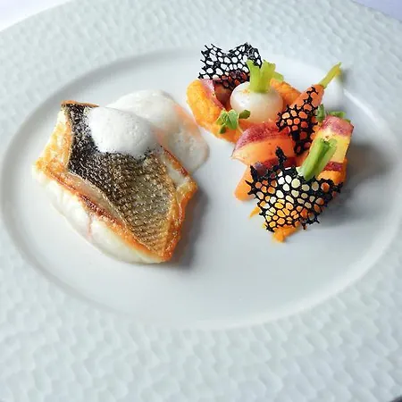 호텔 Logis Le Parc De Geoffroy 4*
