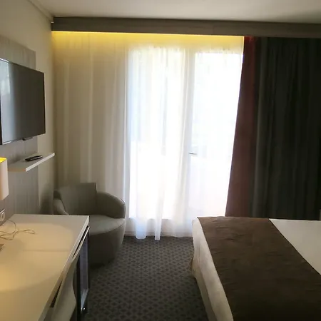 Hotel Logis Le Parc De Geoffroy Thiers