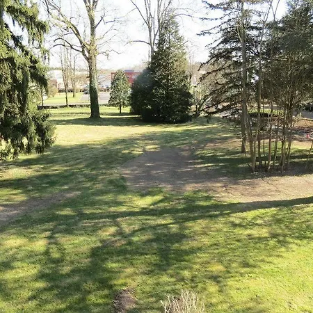 Logis Le Parc De Geoffroy 4*