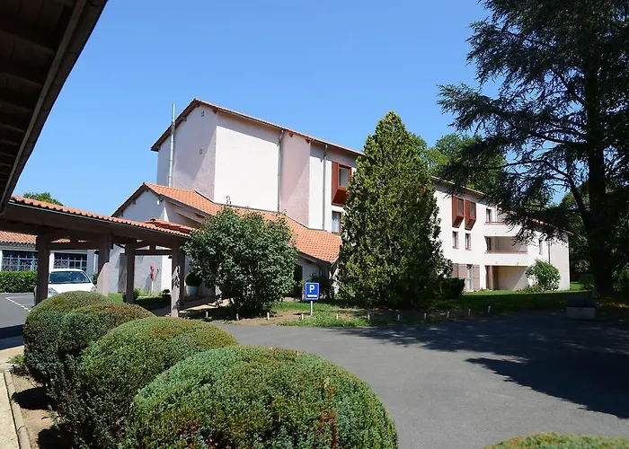 Logis Le Parc De Geoffroy Hotell