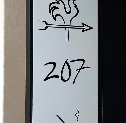 Hotell Logis Le Parc De Geoffroy Thiers