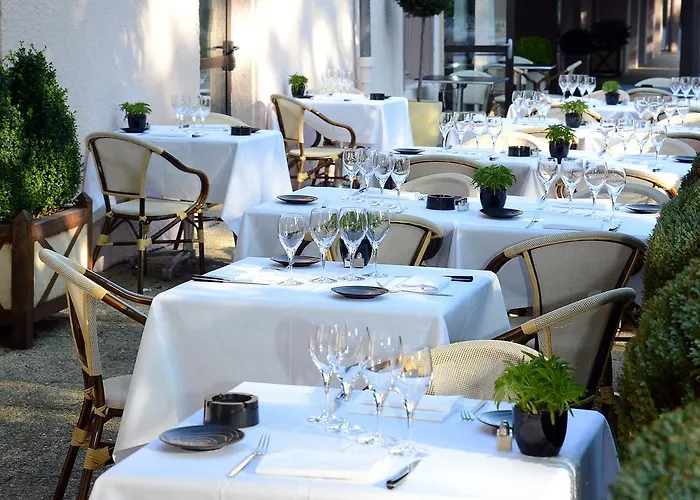 Logis Le Parc De Geoffroy Hotell