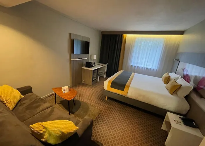 Logis Le Parc De Geoffroy 4*