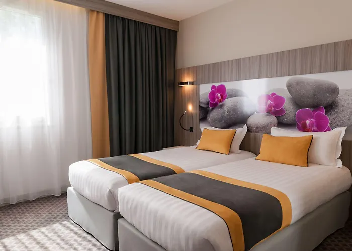 Logis Le Parc De Geoffroy Hotell Thiers