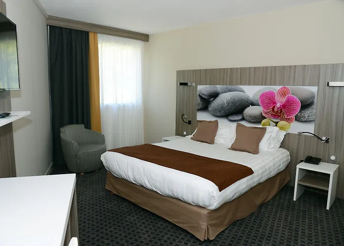 Logis Le Parc De Geoffroy 4*