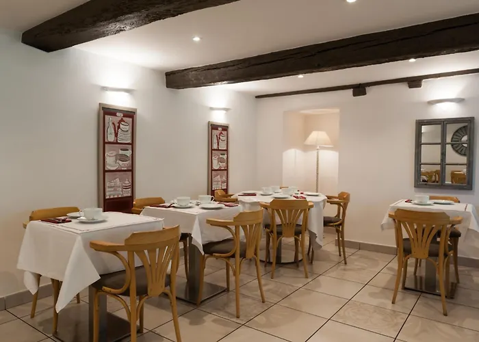 Logis Le Parc De Geoffroy Hotell