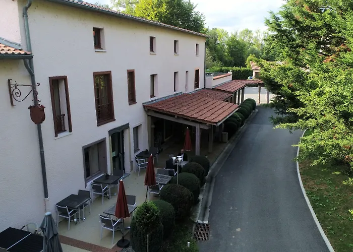 Logis Le Parc De Geoffroy 4*