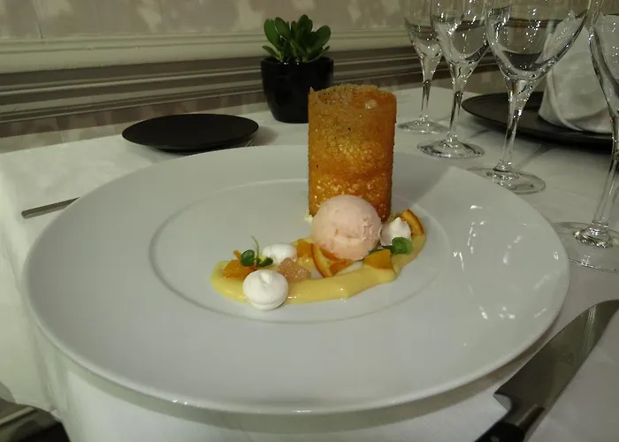 Hotel Logis Le Parc De Geoffroy 4*