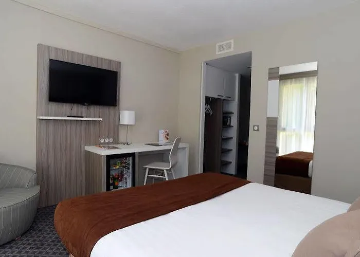 Logis Le Parc De Geoffroy 4* Thiers