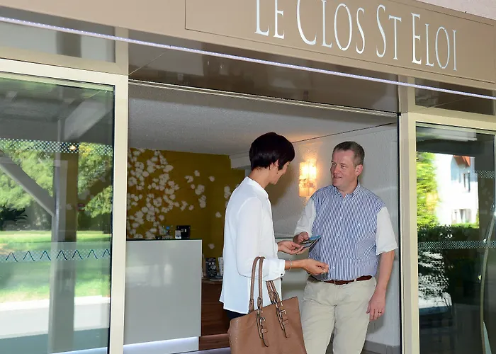 Logis Le Parc De Geoffroy Hotel