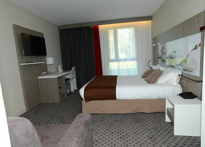 Logis Le Parc De Geoffroy Hotel Thiers